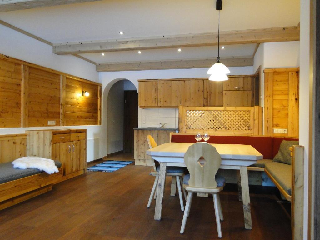 Appartement Gipfelsturm هاوس إم إنيستال الغرفة الصورة